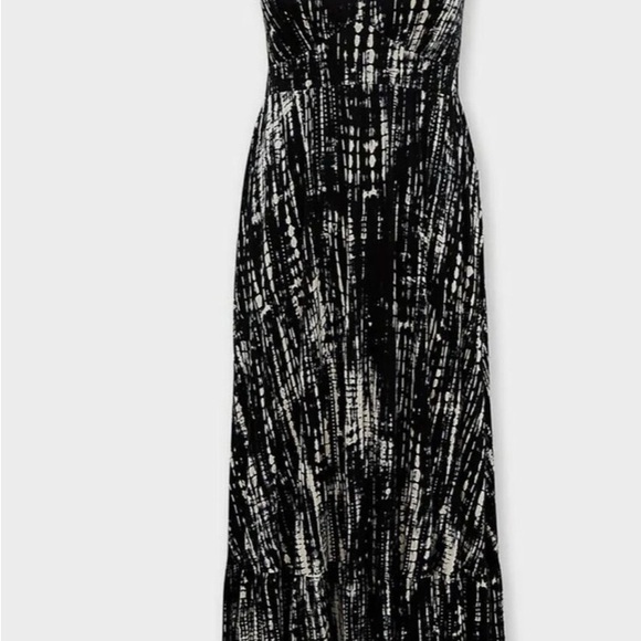 - Elegant Womens Torrid Jersey Black and White Maxi Dress w/ pockets - Picture 2 of 5